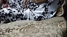 كنت آكل فتاة جميلة ف ...