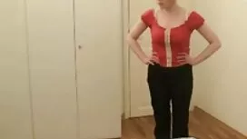 فتاة شقراء في مهبلها ...