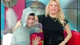 أنجيلا في الجوارب ال ...