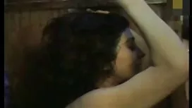 القديمة شقراء جميلة  ...