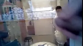 الطلاب الصغار حفر فر ...
